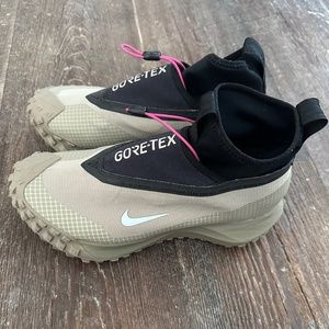 Nike ACG mountain fly boot US 7